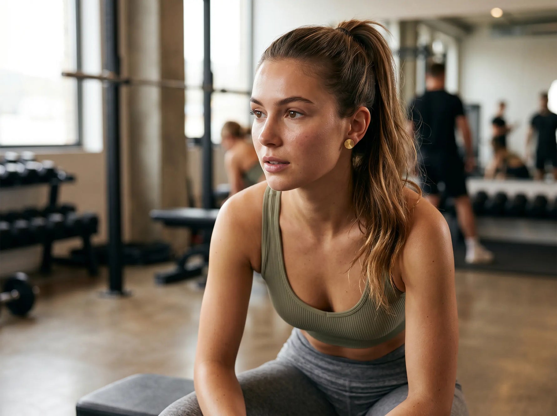 Schmuck beim Sport tragen: Was bleibt dran, was kommt ab