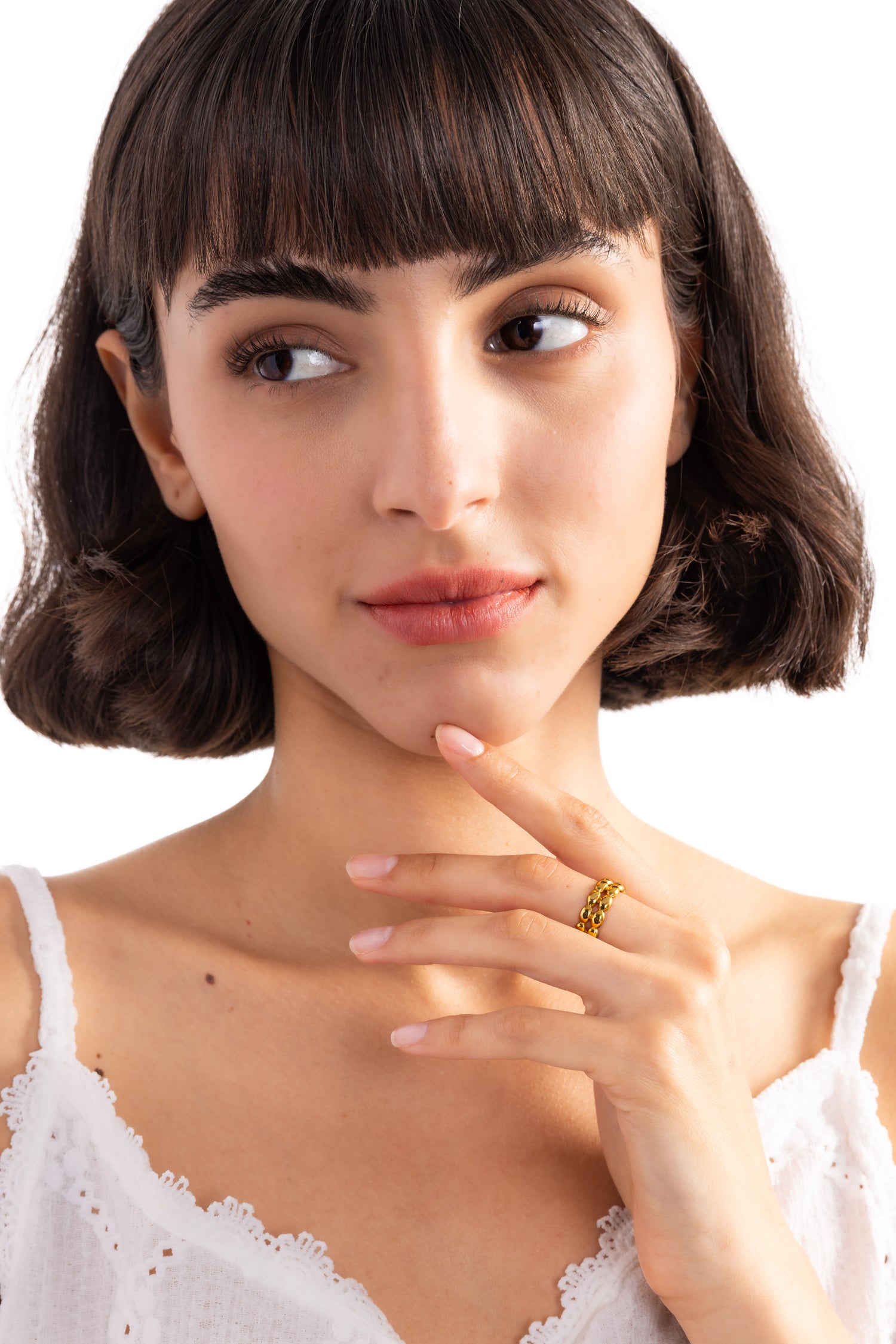 Seraya Ring – Edelstahl 18K vergoldet, geflochtenes Design, am Finger getragen