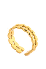 Seraya Ring – Edelstahl 18K vergoldet, geflochtenes Design, freigestelltes Produktfoto