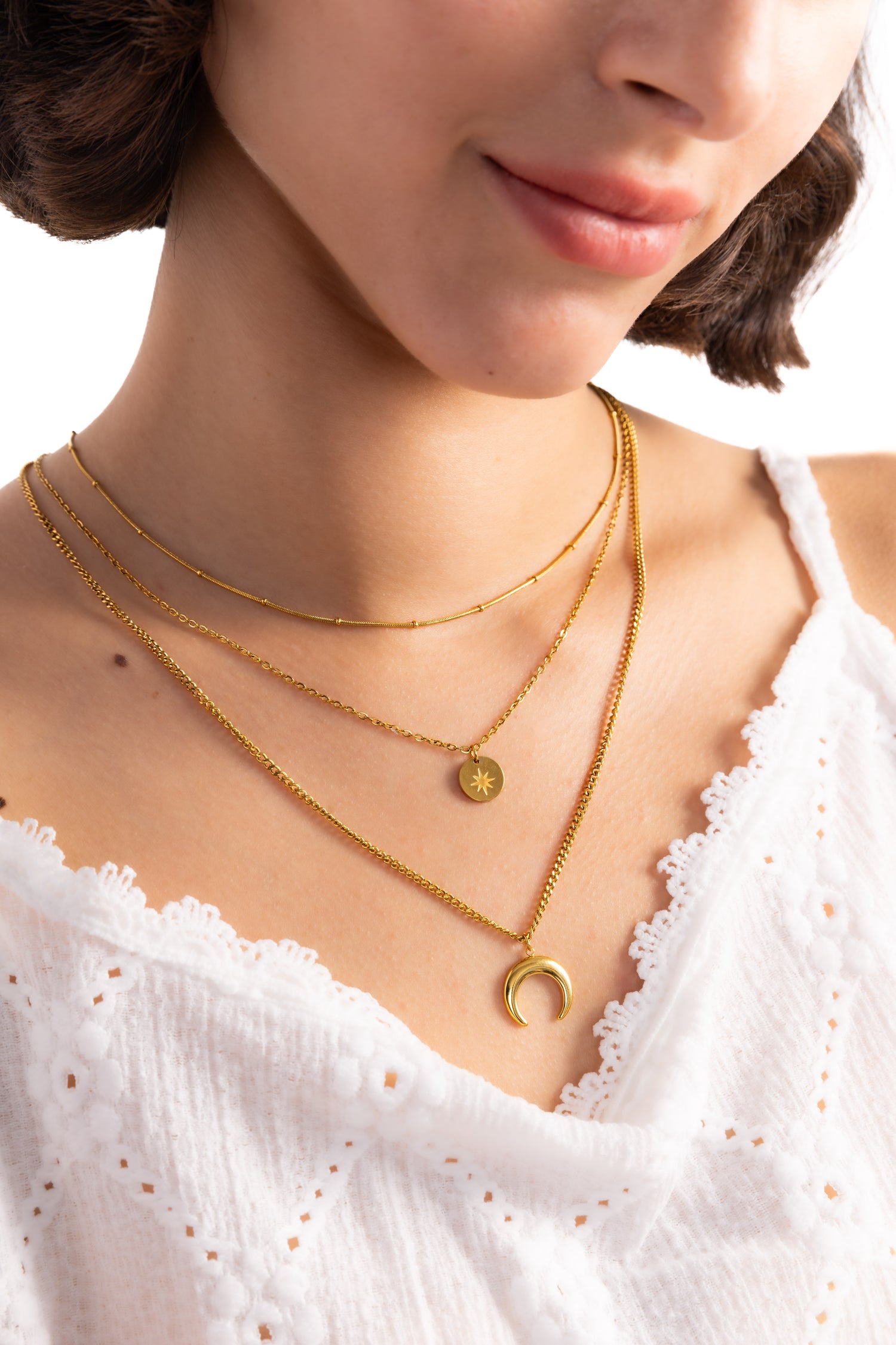 Damen-Halskette Noenya von Mercy’s Jewelry – Edelstahl 18K vergoldet, dreireihige Layering-Kette mit Stern- und Mond-Anhängern