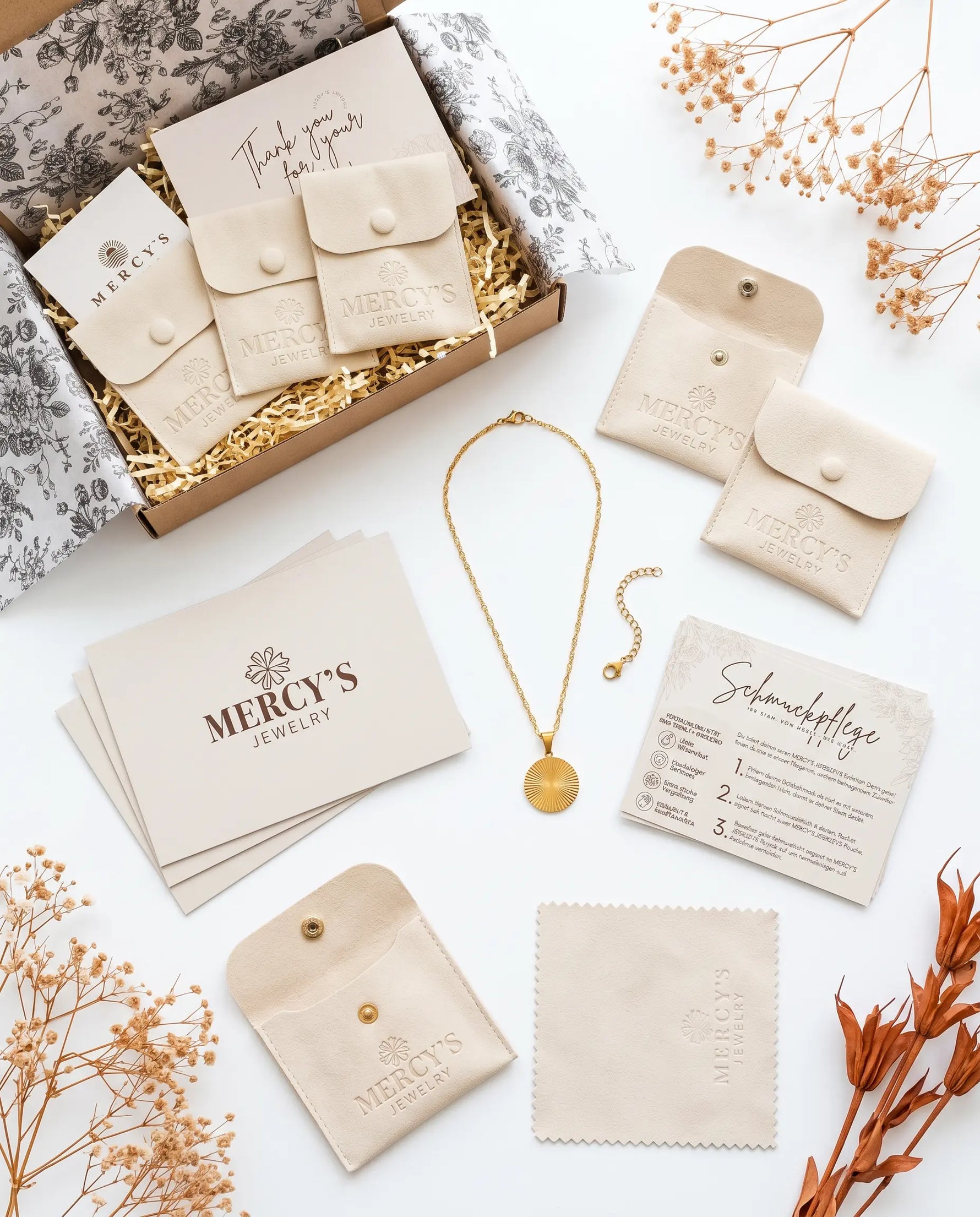 MERCY'S Ritual Unboxing mit Goldkette, Schmuckpouches, Poliertuch, Manifest-Karte und Premium-Versandbox