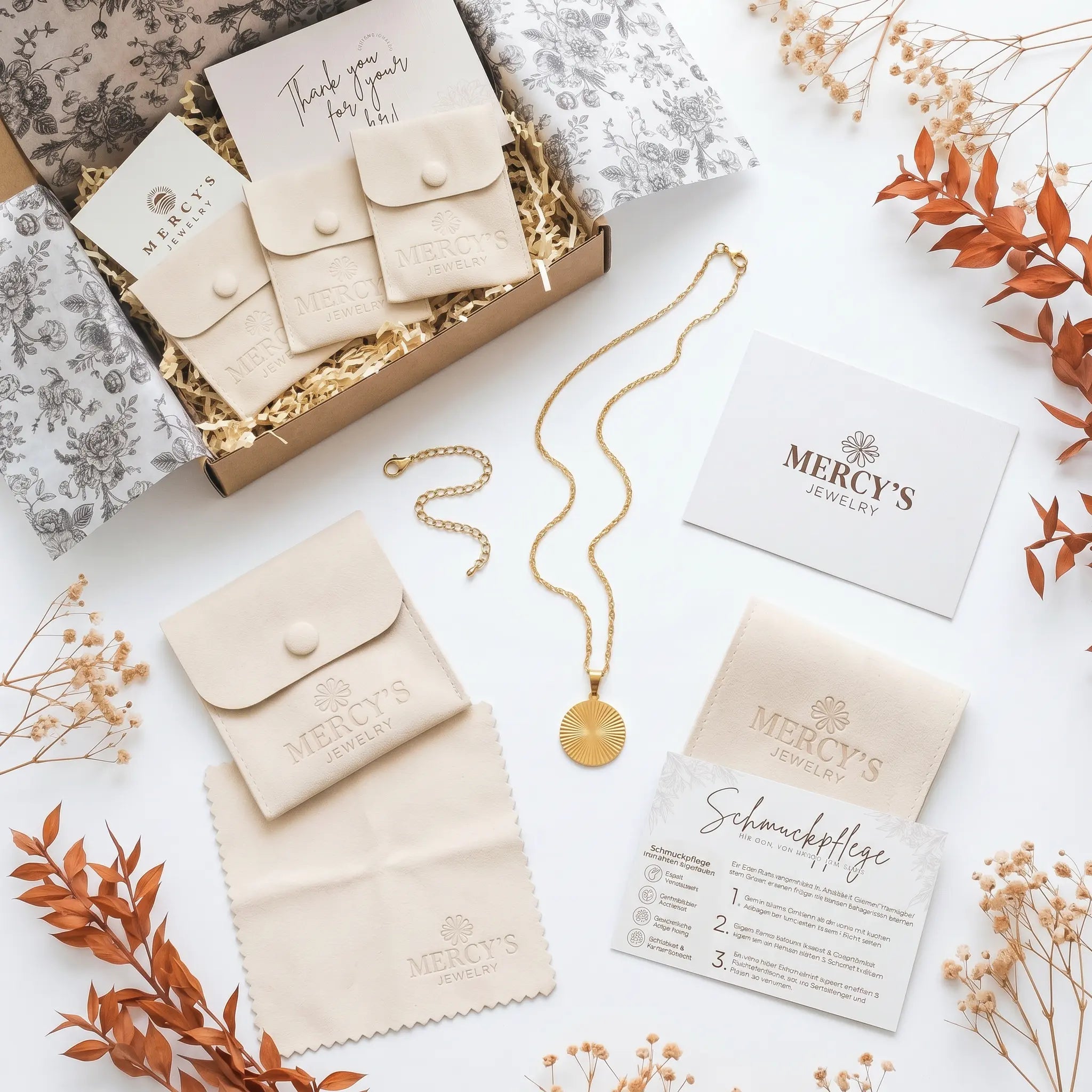 MERCY'S Ritual Unboxing mit Goldkette, Schmuckpouches, Poliertuch, Manifest-Karte und Premium-Versandbox