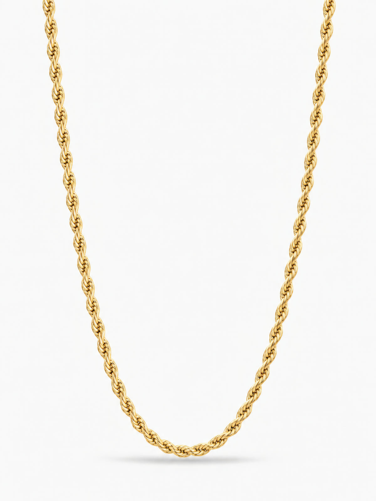 Vergoldete Kordelkette Tharien von Mercy’s Jewelry mit gedrehter Rope-Struktur vor weißem Hintergrund.