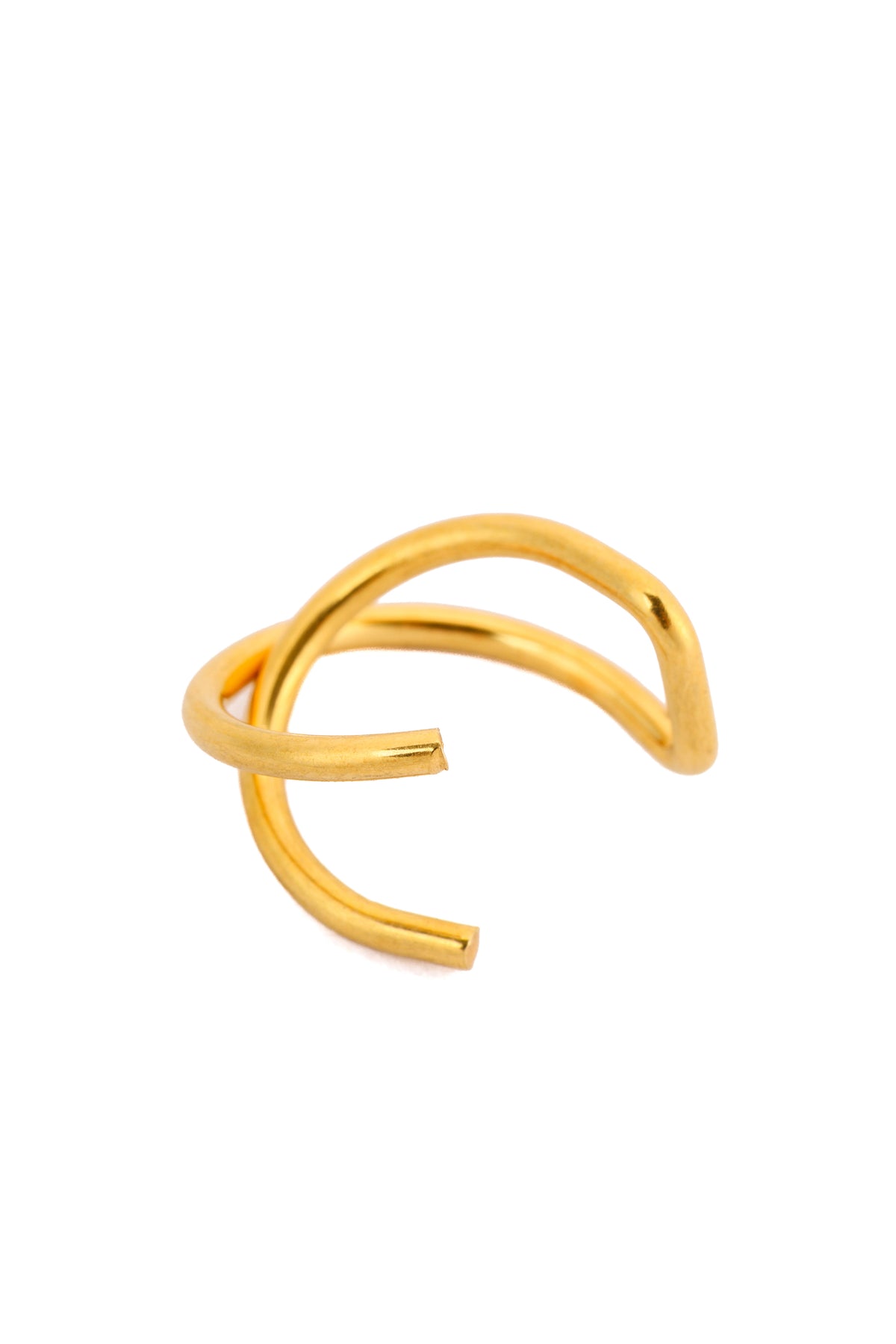 Nuvin Earcuff Edelstahl 18K vergoldet – freigestelltes Produktbild des goldfarbenen Ohrschmucks
