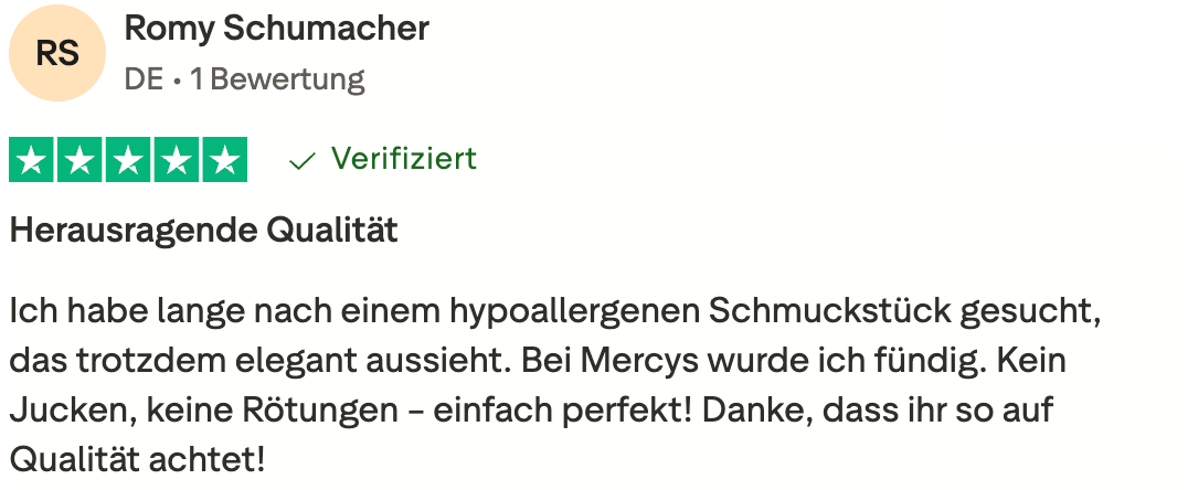 Trustpilot-Bewertung von Romy über Mercy’s Jewelry – positive Erfahrung mit hypoallergenem, eleganten Schmuck und hoher Qualität.
